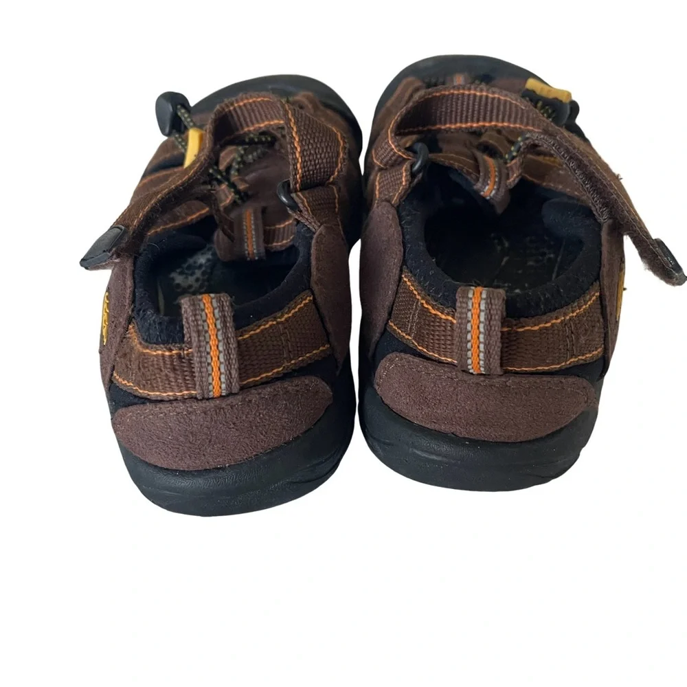 KEEN Youth Newport H2 Brown Strap Outdoor Water Sandals. Size 4